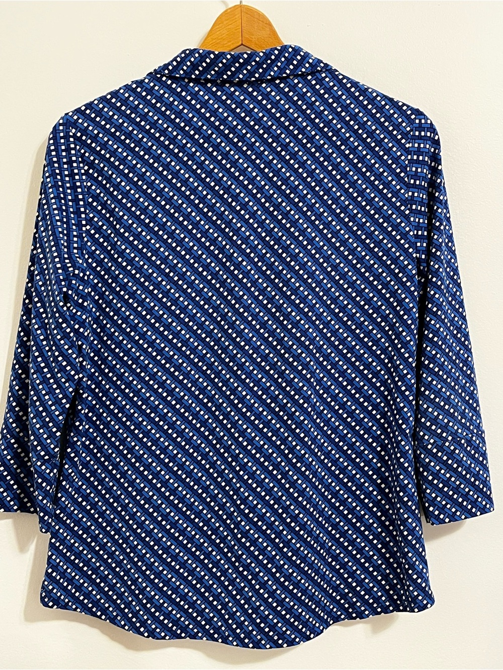 J. McLaughlin Catalina Cloth Blue Geometric Button Blouse 3/4 Sleeve Stretch - Picture 6 of 8